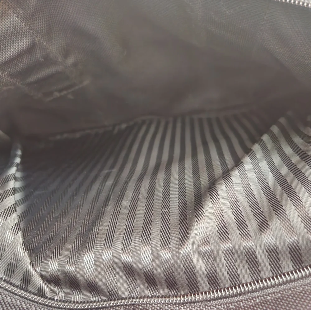 TUMI laptop messenger bag Style 223D3 Nylon Black Travel Career Business Black